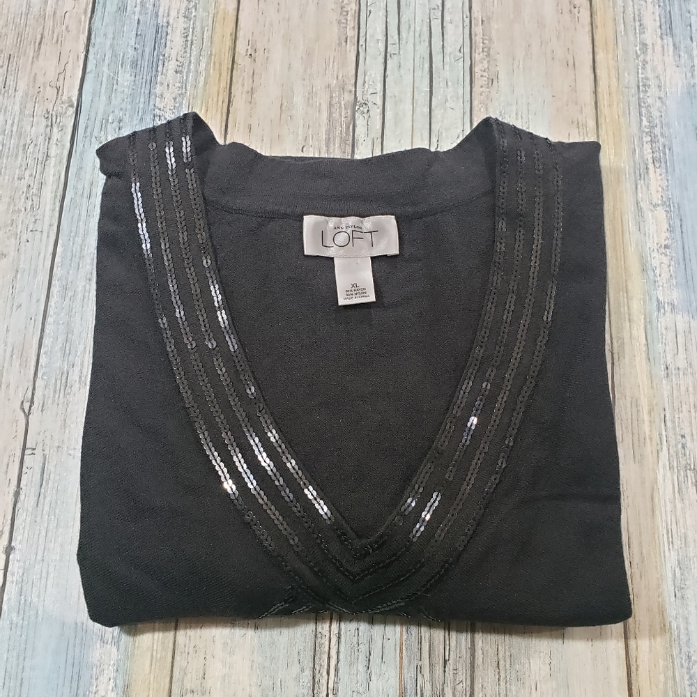 Ann Taylor LOFT Top. - Picture 13 of 13